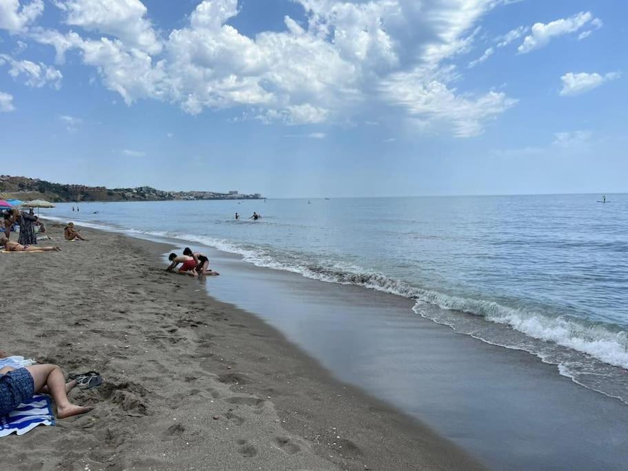 Apartamento En Playa Carvajal Fuengirola Bagian luar foto