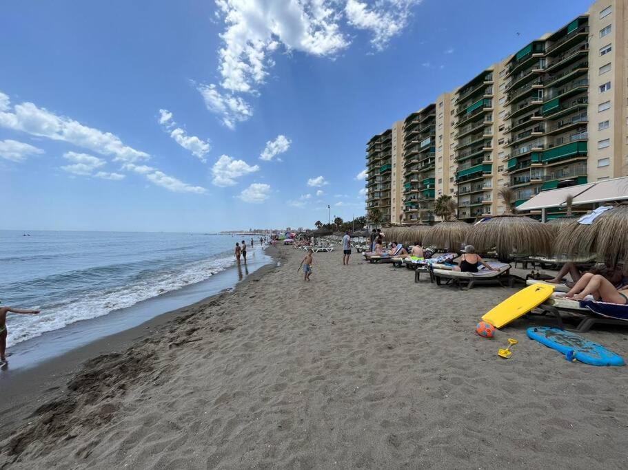 Apartamento En Playa Carvajal Fuengirola Bagian luar foto