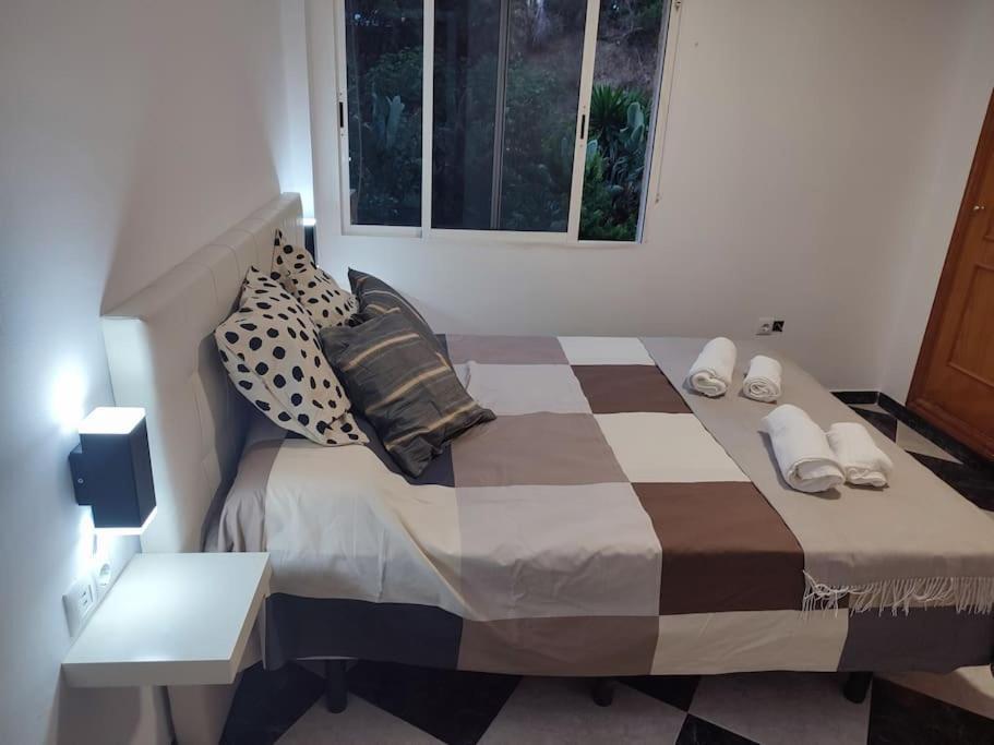 Apartamento En Playa Carvajal Fuengirola Bagian luar foto