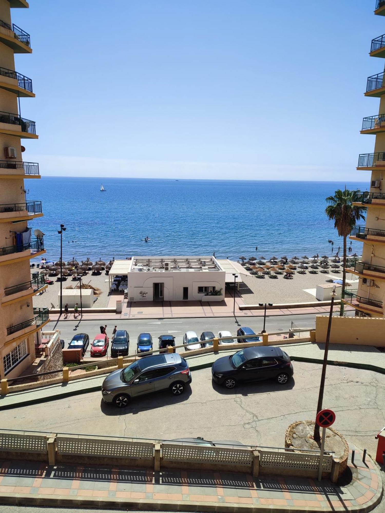 Apartamento En Playa Carvajal Fuengirola Bagian luar foto